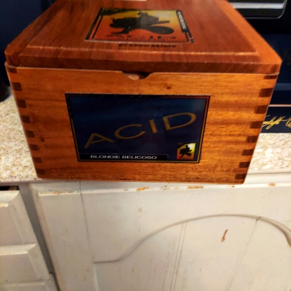 Cigar box / humidor/ trinket box